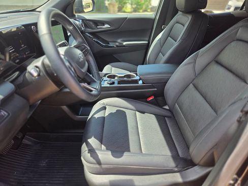 Used 2026 Chevrolet Equinox LT w/ Convenience Package II FWD image 17