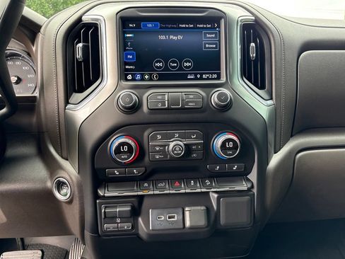 Used 2021 Chevrolet Silverado 1500 RST AWD/4WD image 27