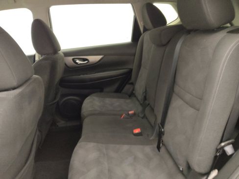 Used 2016 Nissan Rogue SV AWD/4WD image 18