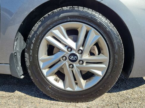 Used 2020 Hyundai Elantra Value Edition w/ Winter Weather Package image 5