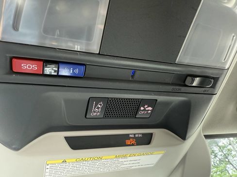 Used 2022 Subaru Impreza 2.0i Premium image 13