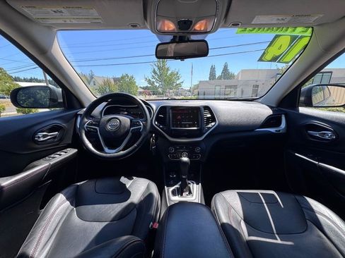 Used 2014 Jeep Cherokee Trailhawk w/ Leather Interior Group AWD/4WD image 13