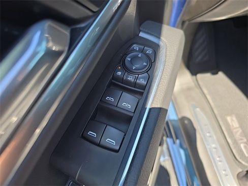 New 2025 GMC Sierra 3500 Denali w/ Denali Reserve Package image 17