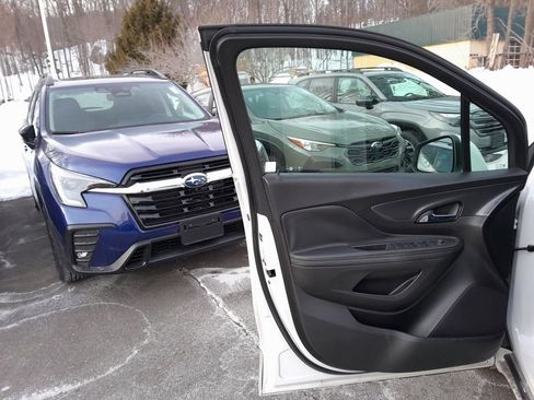 Used 2017 Buick Encore Preferred image 9