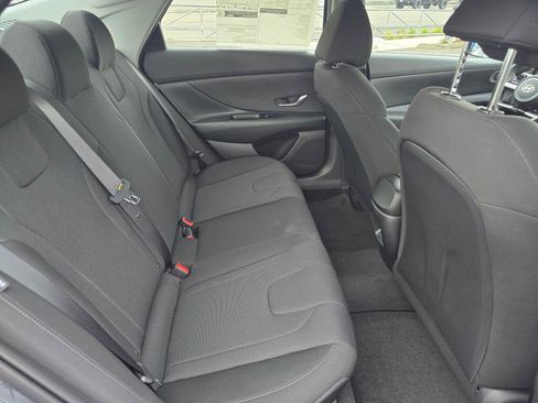 New 2026 Hyundai Elantra SE FWD image 37