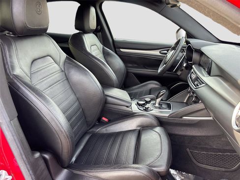 Used 2019 Alfa Romeo Stelvio Ti Sport w/ Quick Order Package 22S Sport image 31