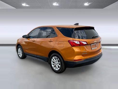 Used 2019 Chevrolet Equinox LS w/ LS Convenience Package image 3