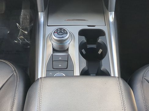 Used 2023 Ford Explorer Limited image 19