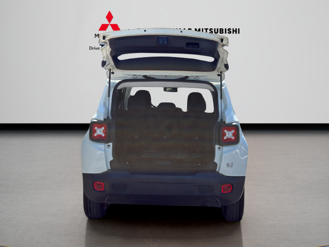 Used 2023 Jeep Renegade Latitude AWD/4WD image 8