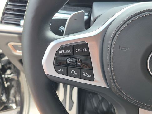 Used 2024 BMW X7 xDrive40i w/ M Sport Package AWD/4WD image 18