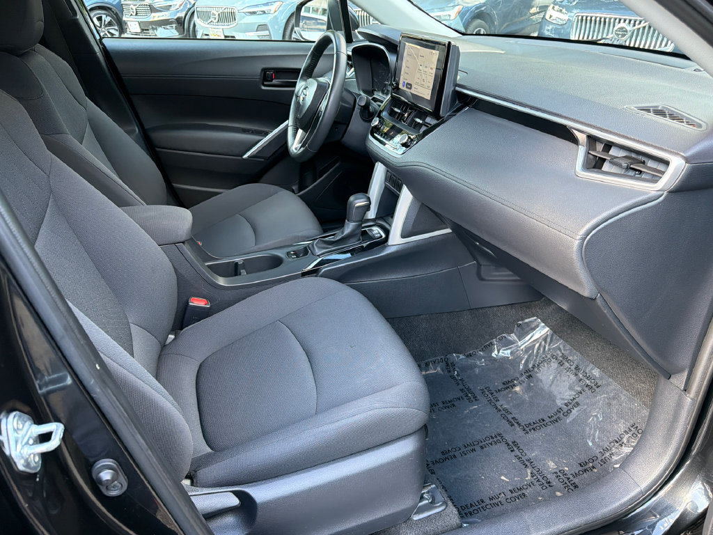 Used 2024 Toyota Corolla Cross LE AWD/4WD image 13