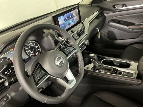 New 2025 Nissan Altima 2.5 SR w/ SR Premium Package image 9