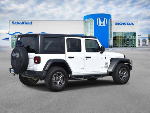 Used 2018 Jeep Wrangler Unlimited Sport S image 3