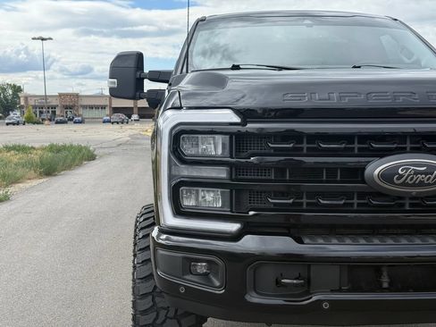 Used 2023 Ford F350 Lariat w/ Lariat Ultimate Package AWD/4WD image 6