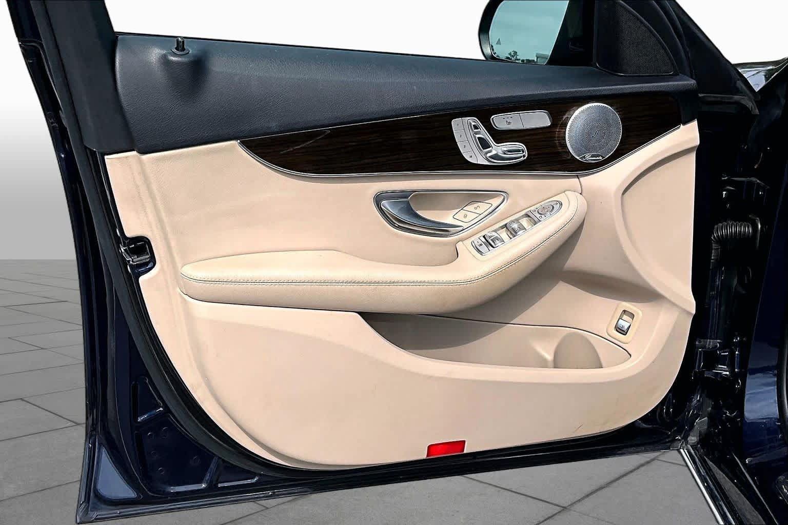 Used 2019 Mercedes-Benz C 300 4MATIC Sedan image 22