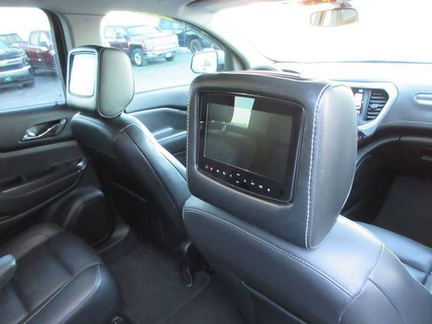 Certified 2017 GMC Acadia SLT image 19