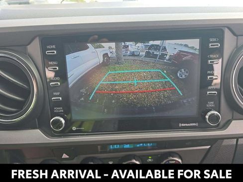 Used 2022 Toyota Tacoma TRD Sport w/ Technology Package AWD/4WD image 10