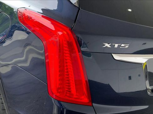 Used 2017 Cadillac XT5 FWD image 28