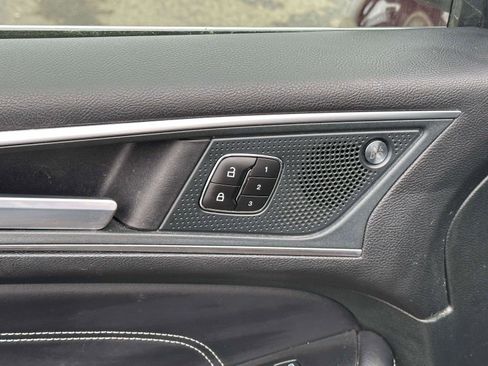 Used 2024 Ford Edge Titanium image 17