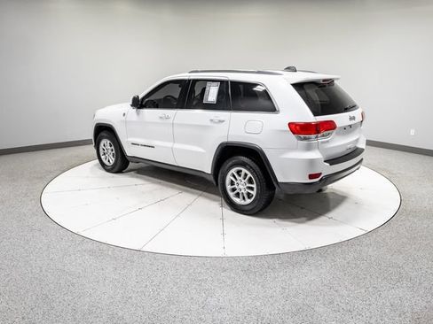 Used 2019 Jeep Grand Cherokee Laredo AWD/4WD image 32
