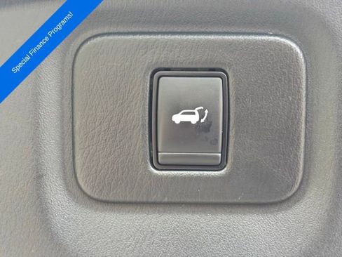 Used 2019 Nissan Pathfinder SL image 29