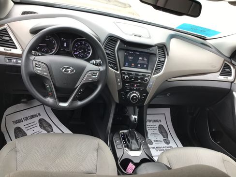 Used 2017 Hyundai Santa Fe Sport w/ 2.4L Value Package 06 FWD image 10