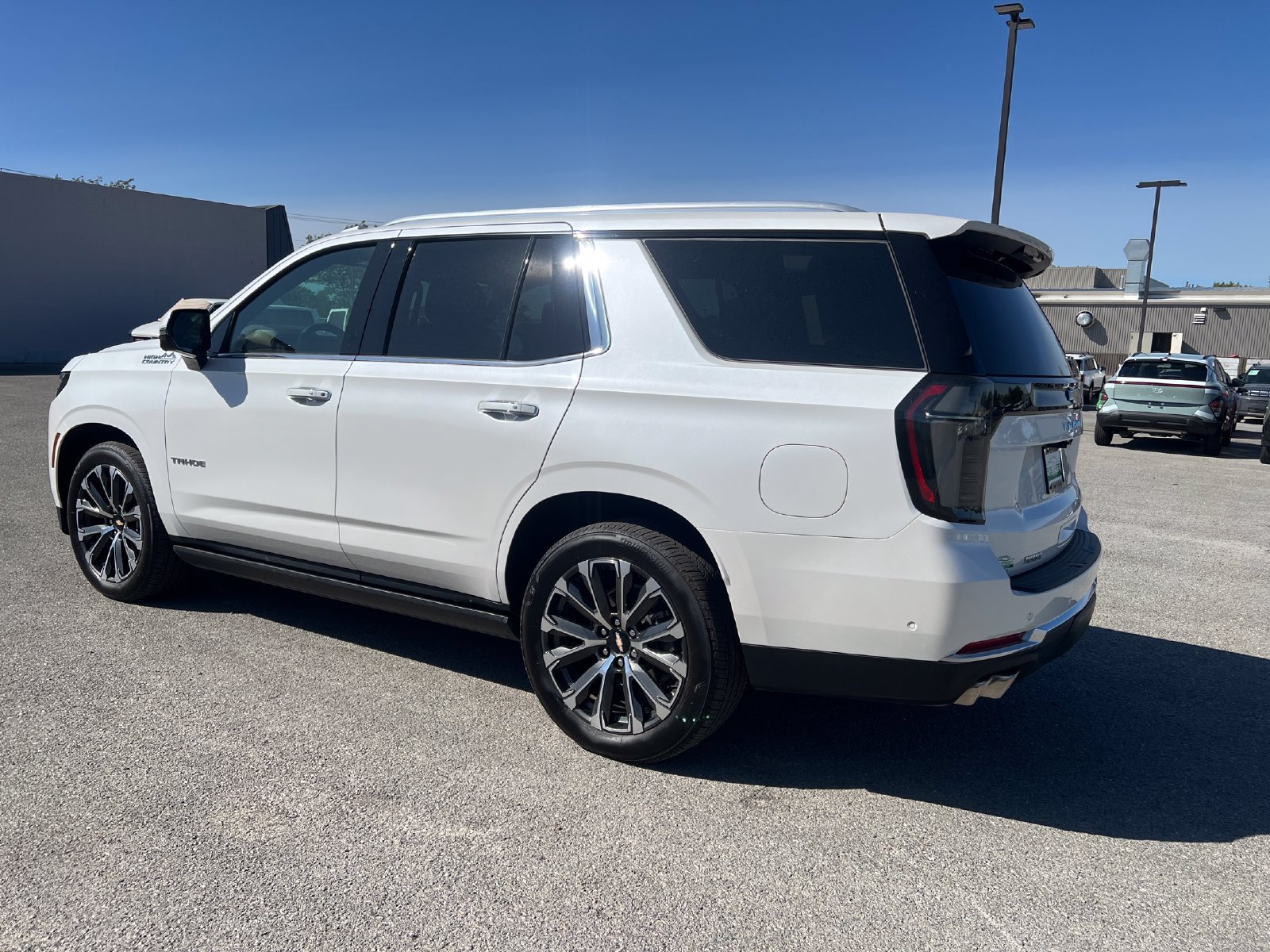 Used 2025 Chevrolet Tahoe High Country AWD/4WD image 5