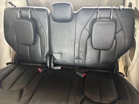 Used 2022 Chrysler Pacifica Touring-L FWD image 11