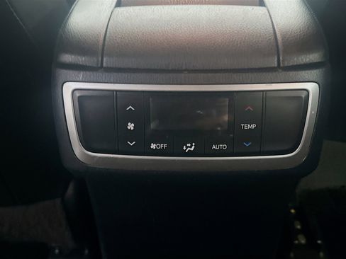 Used 2015 Toyota Highlander XLE image 28