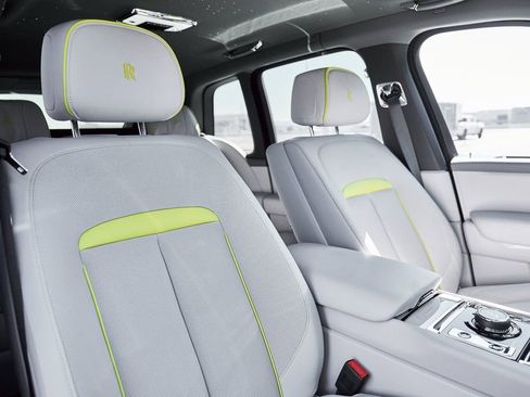 Used 2024 Rolls-Royce Cullinan AWD/4WD image 55