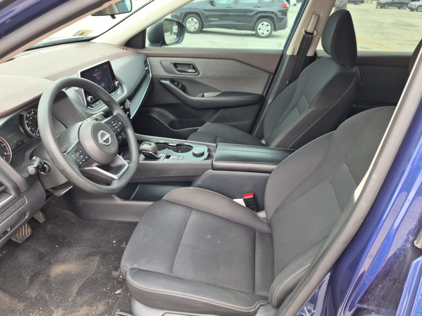 Used 2023 Nissan Rogue S AWD/4WD image 8