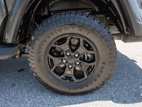 Used 2021 Jeep Gladiator Sport AWD/4WD image 39