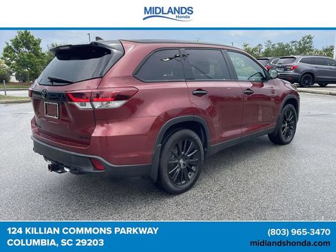 Used 2019 Toyota Highlander SE w/ Nightshade Edition AWD/4WD image 6