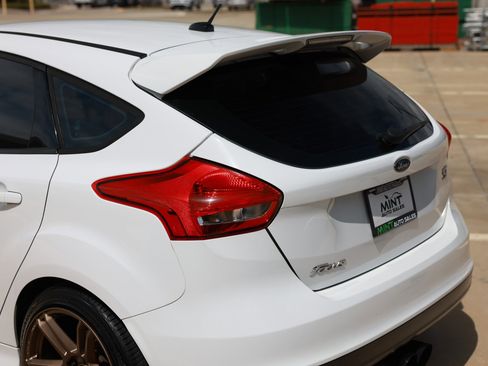 Used 2017 Ford Focus ST image 56