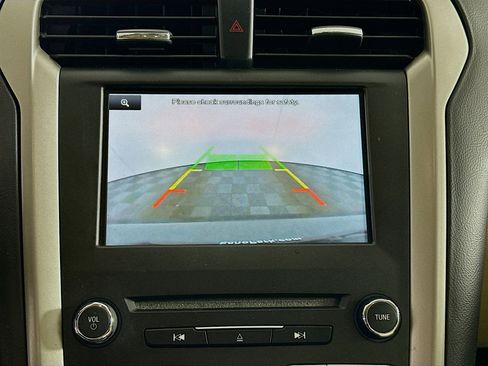 Used 2016 Ford Fusion SE image 21