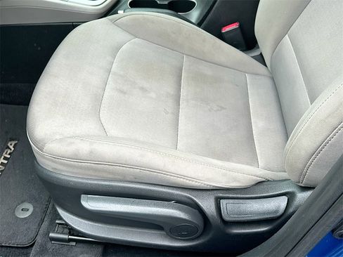 Used 2018 Hyundai Elantra SEL image 9