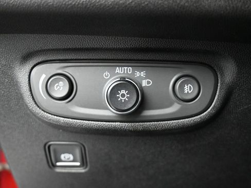 Used 2018 GMC Terrain Denali w/ GMC Pro Grade Package AWD/4WD image 19
