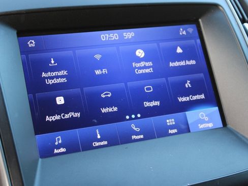 Used 2020 Ford Edge SE image 8