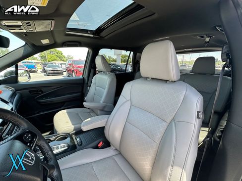 Used 2023 Honda Passport Elite image 14