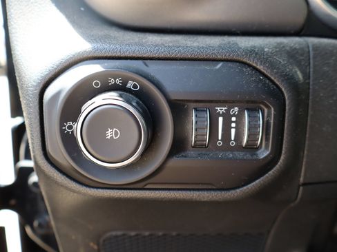 Used 2021 Jeep Wrangler Sport AWD/4WD image 14