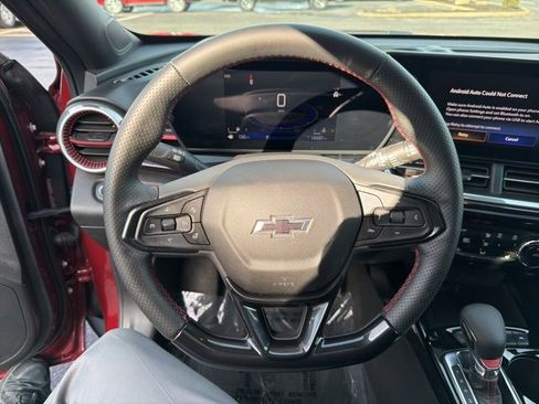 Used 2024 Chevrolet Trax RS w/ Sunroof Package image 21