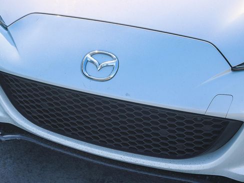 Used 2016 MAZDA MX-5 Miata Club RWD image 7