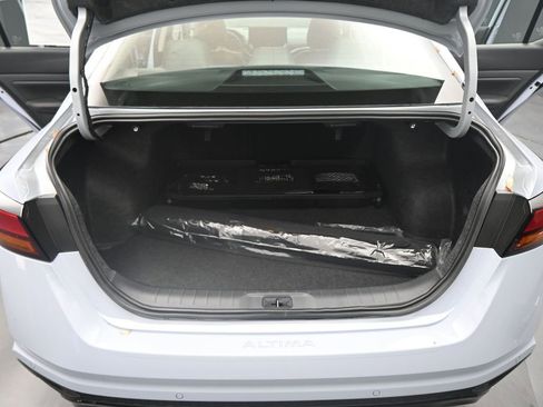 New 2025 Nissan Altima 2.5 SR image 19