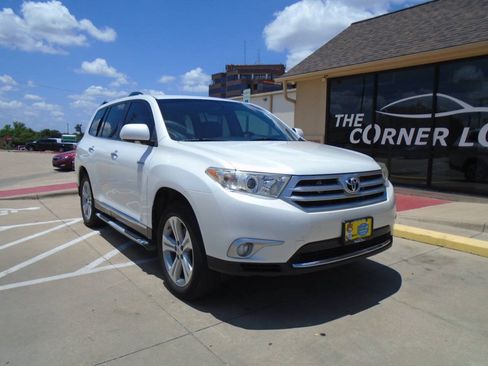 Used 2012 Toyota Highlander Limited w/ Tow Pkg FWD image 1