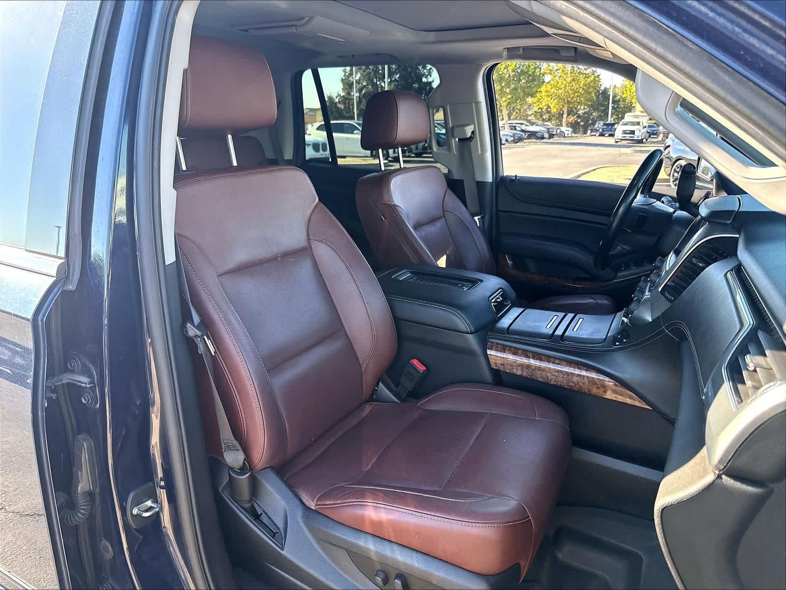 Used 2019 Chevrolet Tahoe Premier w/ Premier Plus Edition AWD/4WD image 27