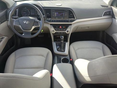 Used 2017 Hyundai Elantra SE w/ Cargo Package image 9