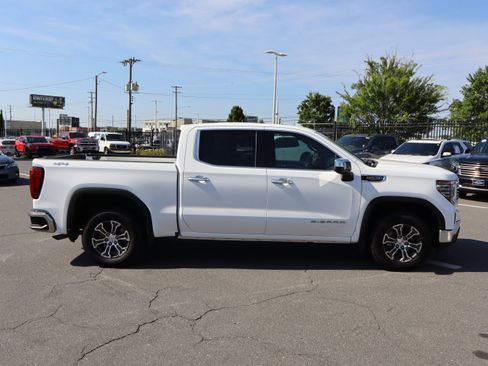 Used 2025 GMC Sierra 1500 SLT AWD/4WD image 11