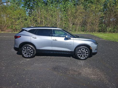 Used 2025 Chevrolet Blazer RS AWD/4WD image 8