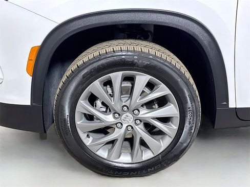 Certified 2025 Buick Enclave Preferred image 31