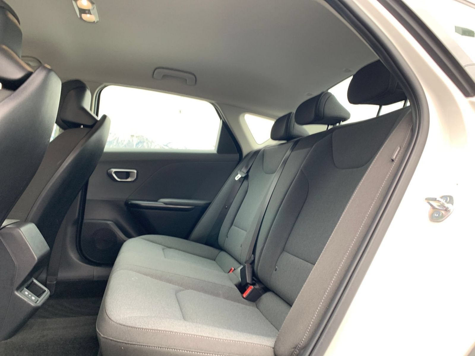 Used 2025 Kia K4 FWD image 24